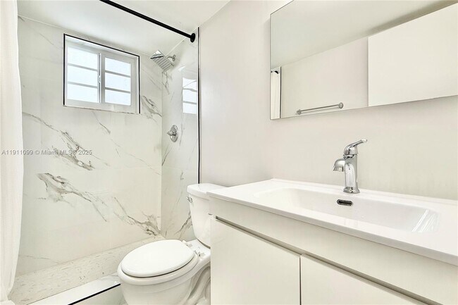 Building Photo - 4122 Collins Ave