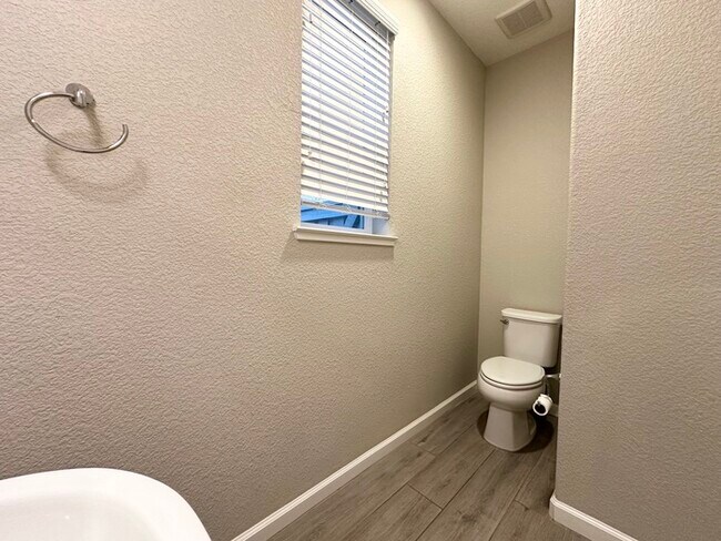 Building Photo - 6025 Palermo Way