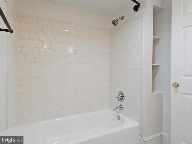 Building Photo - 2614 Jefferson Dr