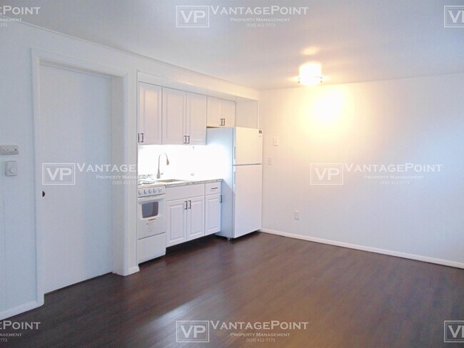 Building Photo - 3201 W 4th St