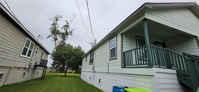 Building Photo - 725 E Columbus Dr