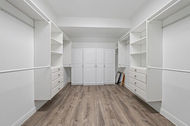 Building Photo - 5420 Quiet Lake Pl