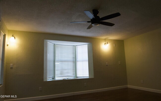 Building Photo - 9401 Pavo Ln