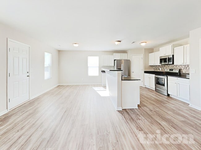 Building Photo - 1912 Carpenter Cabin Dr