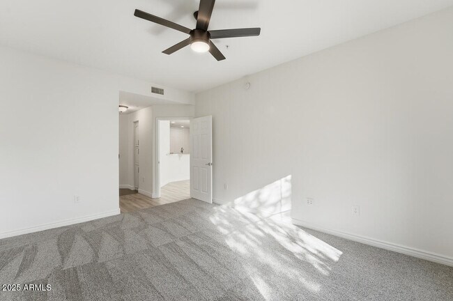 Building Photo - 5350 E Deer Valley Dr