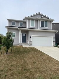 Building Photo - FREE RENT SPECIAL!  3 bedroom 3 bathroom Single-Family Home in Urbandale, IA