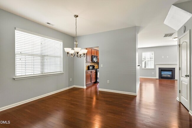Building Photo - 614 Rose Laurel Ct