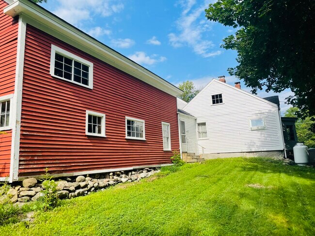 Building Photo - 38 Church St