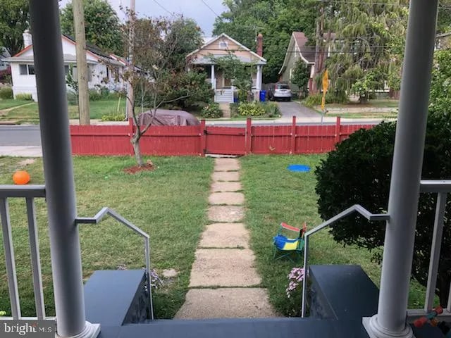 Primary Photo - 748 Thayer Ave