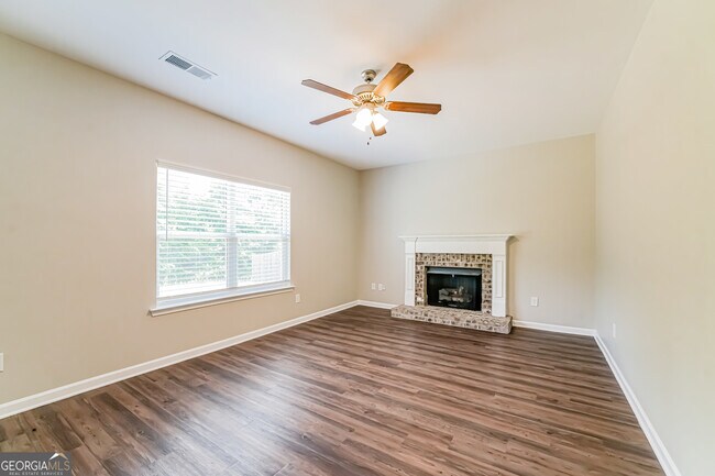 Building Photo - 38 Moss Way