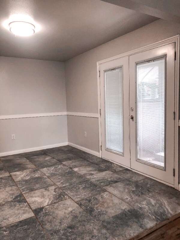 Building Photo - 340 W Main St