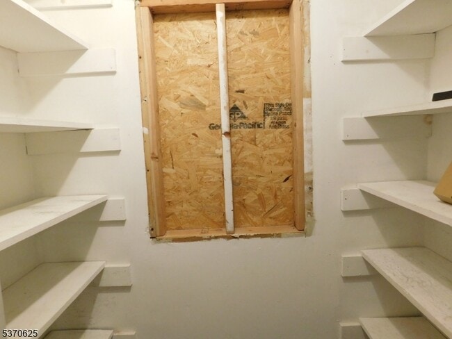 Building Photo - 176 Totowa Rd