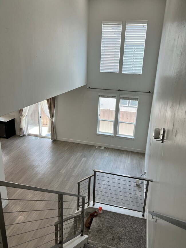 Building Photo - Bluffdale Townhouse