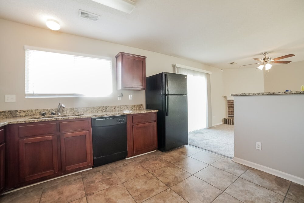 Building Photo - 10038 Chariden Dr