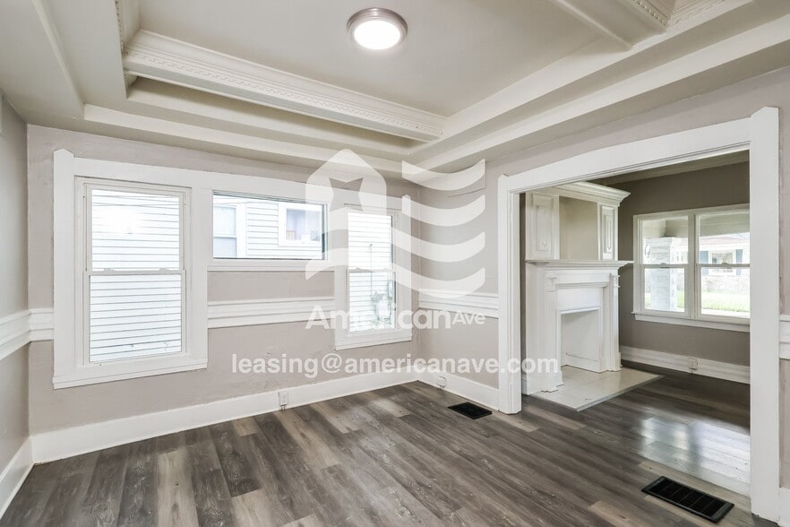 Building Photo - 2123 W Lee St