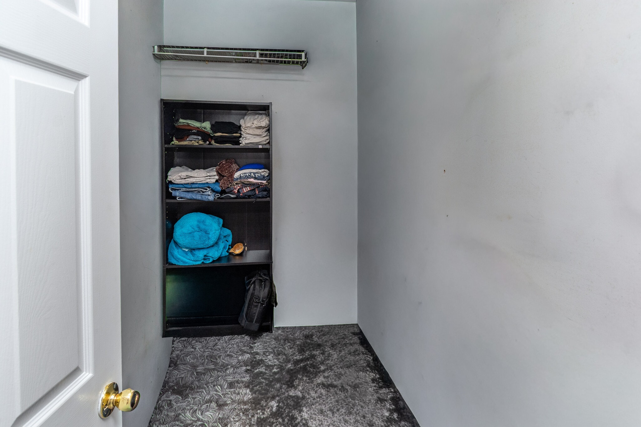Walk in closet - 5 Nottingham Cir