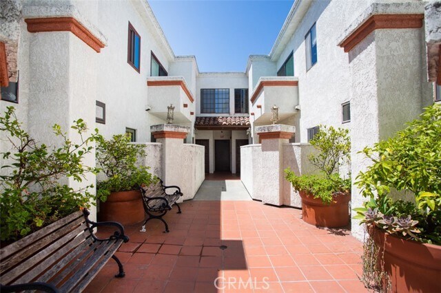 Building Photo - 3261 Sawtelle Blvd