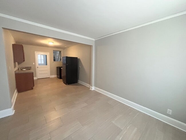 Building Photo - 938/940Woodlawn