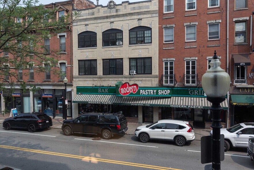 Building Photo - 244 Hanover St