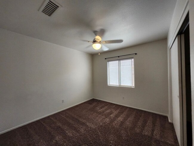 Building Photo - Beautiful Mountain Views! 3bedrom 2 bath