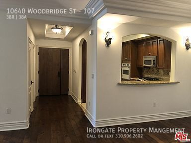 Building Photo - 10640 Woodbridge St