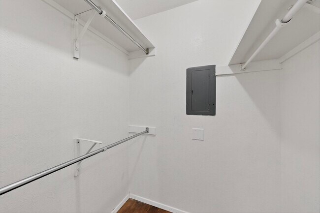 Building Photo - 4800 Northway Dr