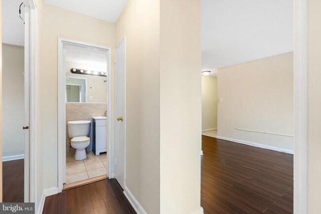 Building Photo - 2101 Chestnut St