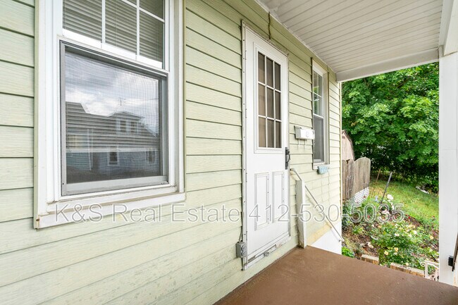Building Photo - 2721 Berg St