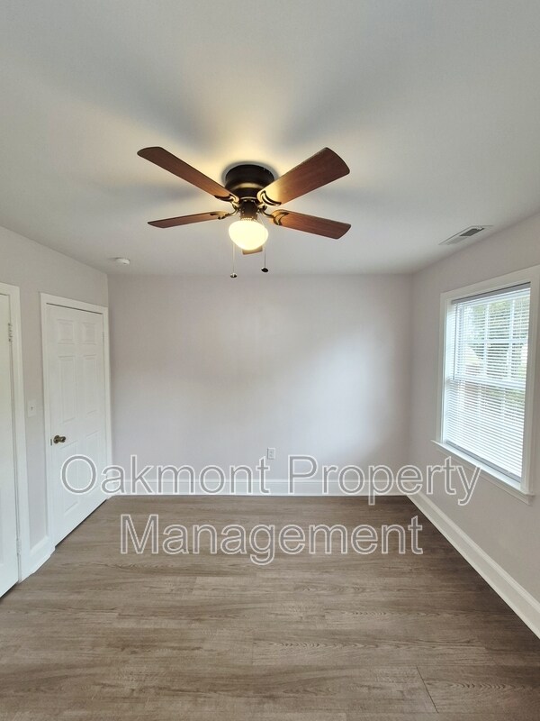 Building Photo - 115 Slagle Ave
