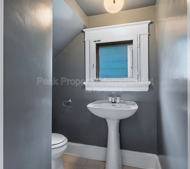 Building Photo - 1310 Greycourt Ave