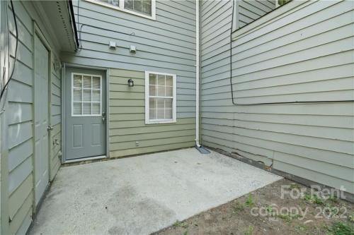 Building Photo - 3916 Briarhill Dr