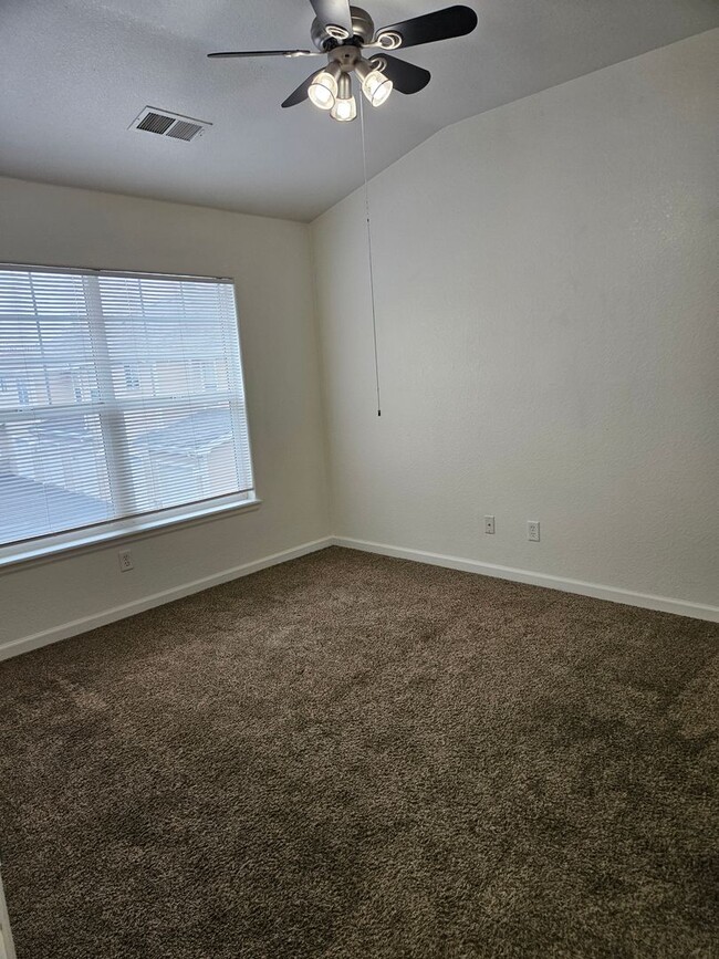 Building Photo - Amazing price amazing location 2 bdrm Condo avail: 7/16