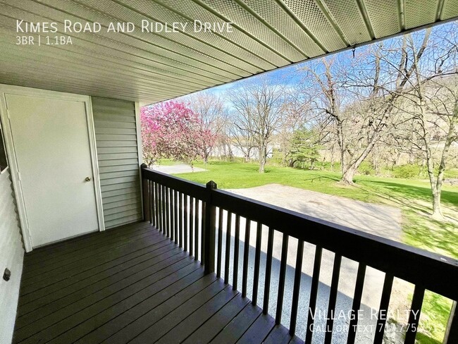 Building Photo - *** Available mid-June! *** Large, remodel...