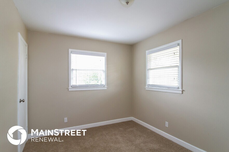 Building Photo - 9411 Dalton Dr