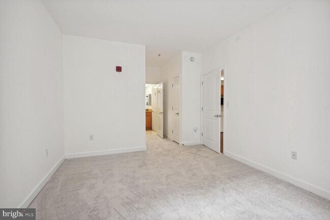 Building Photo - 1111 25th St NW
