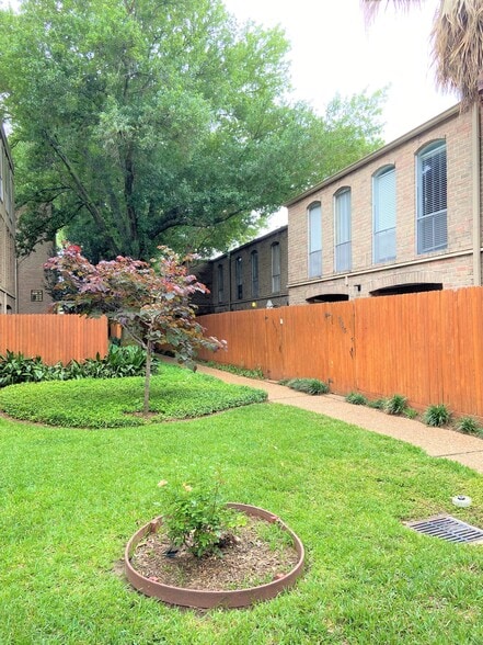 Building Photo - 4643 Wild Indigo St