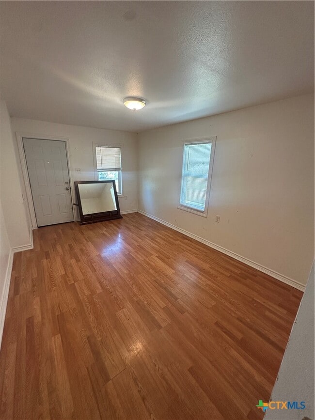 Building Photo - 810 S Cameron St
