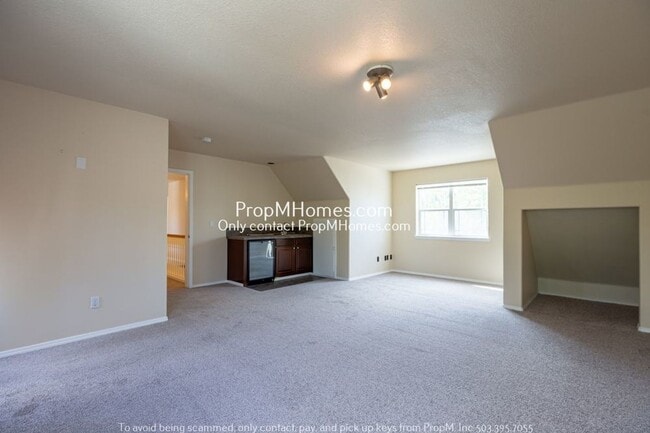 Building Photo - 7561 SW Thornton Dr