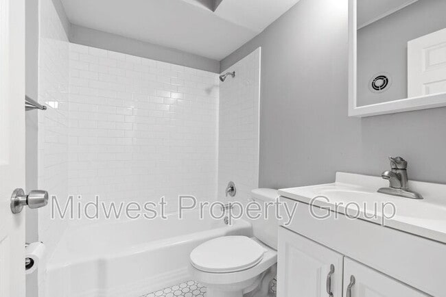 Building Photo - 2507 S Big Bend Blvd