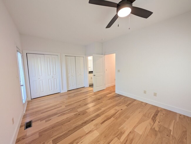 Building Photo - Weaverville Rental
