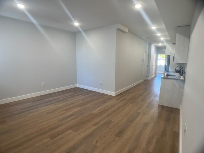 Building Photo - 3215 N 13th St