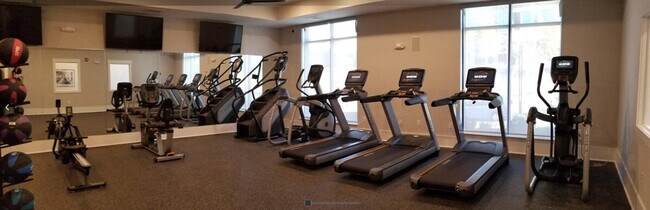 Building Photo - 1445 Broadcloth St