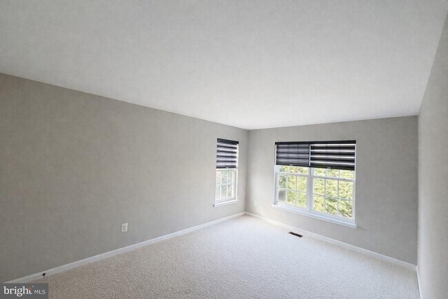 Building Photo - 12314 Tanalian Falls Ln