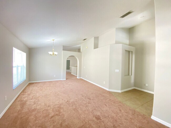 Building Photo - ? Freshly Updated Home Minutes from Disney...