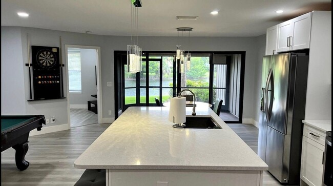 Building Photo - 300 Crosswinds Dr