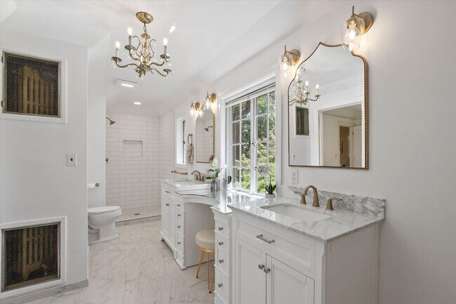 Building Photo - "Luxurious 5-Bedroom Spokane Retreat with Pool, Guest Suite, and Stunning Finishes!"