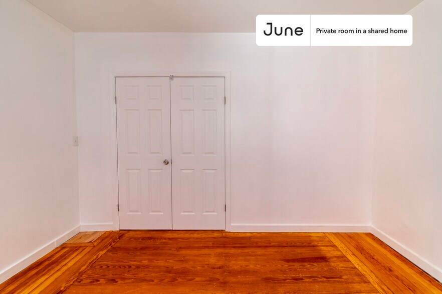 Building Photo - Room in Shared 4 bed/1 bath home