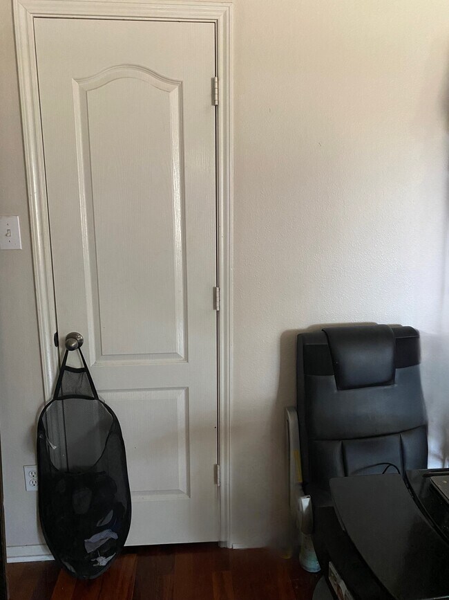 Building Photo - 10107 Olive Mount St