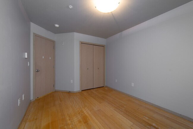 Building Photo - 5551 Lakemont Blvd SE