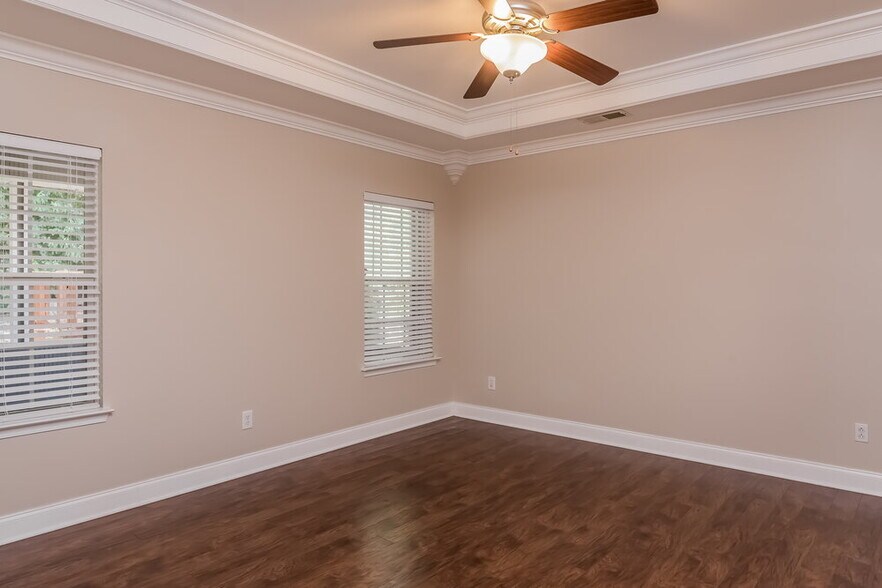 Building Photo - 111 Coldwater Dr